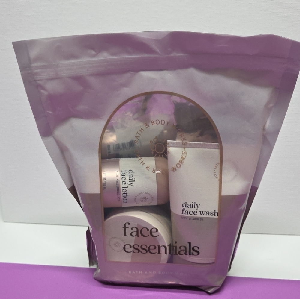 Bath & Body Works Purple Face Essentials Set